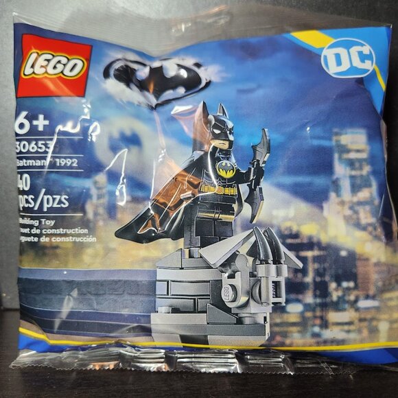 New LEGO 30653 DC Batman 1992 Minifigure Gift Stocking Stuffer Contains 40 Piece - Picture 5 of 10